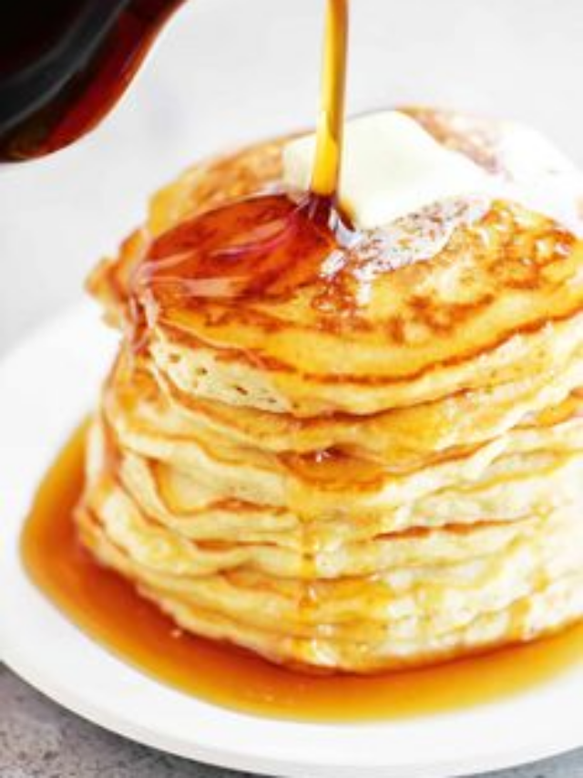 Massa de panqueca de liquidificador sem farinha de trigo virou a receita oficial do café da manhã de domingo aqui em casa