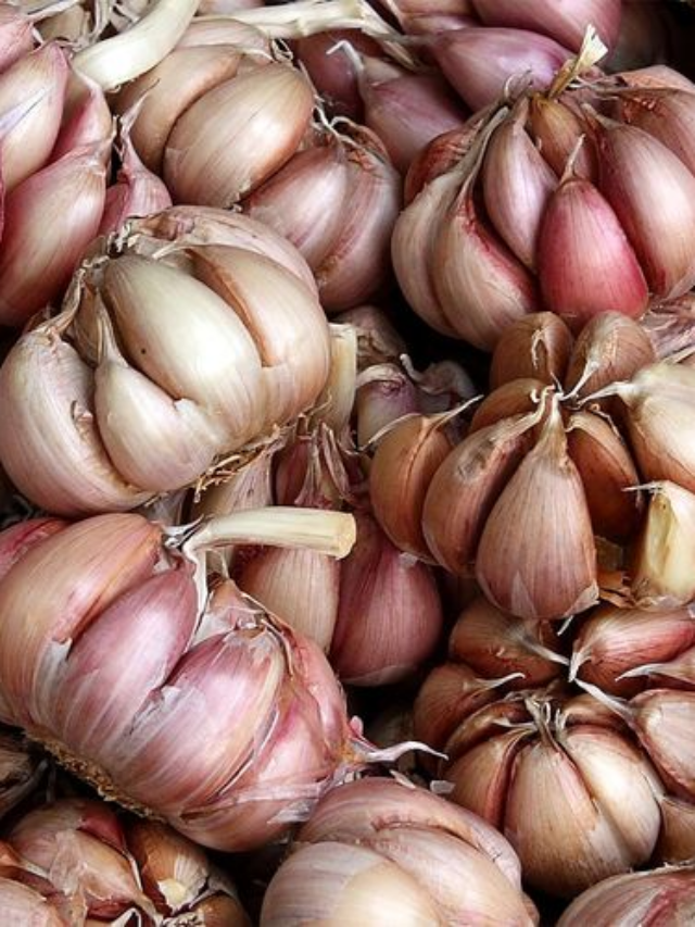 7 Surprising Uses for Garlic You May Not Know About