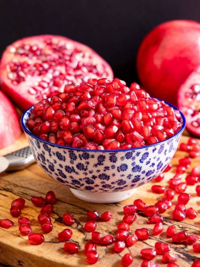 How To Eat Pomegranate Seeds