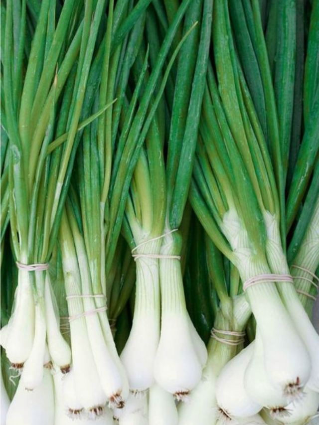 The Right Way to Peel an Onion Using a Knife